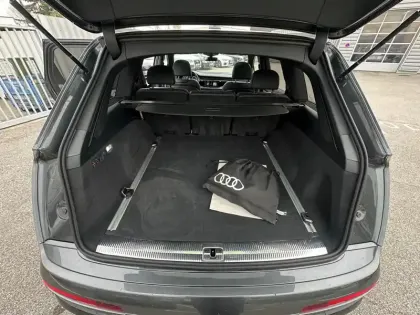 Photo 23 Audi Q7  60 TFSI e 462 Tiptronic 8 Quattro