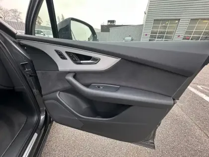 Photo 18 Audi Q7  60 TFSI e 462 Tiptronic 8 Quattro