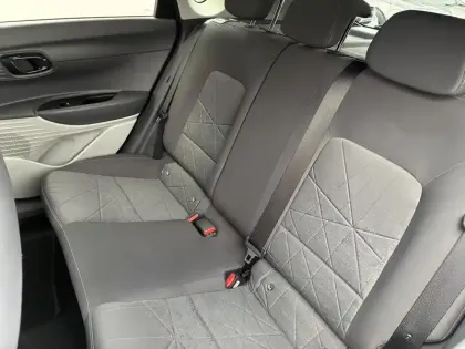 Photo 17 Hyundai Bayon  1.0 T-GDi 100 Hybrid 48V