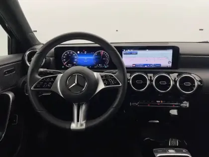 Photo 21 Mercedes Classe A  250 e 8G-DCT