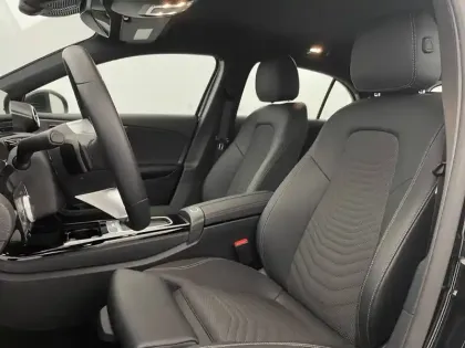 Photo 14 Mercedes Classe A  250 e 8G-DCT