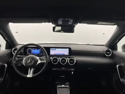 Photo 23 Mercedes Classe A  250 e 8G-DCT