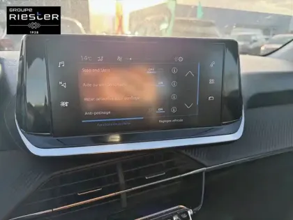 Photo 68 Peugeot 208  PURETECH 75 S&S BVM5