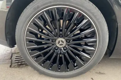 Photo 62 Mercedes CLE  Coupé 300 e Hybrid EQ 9G-Tronic