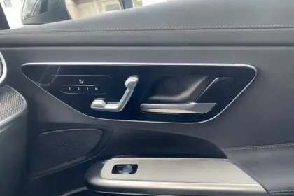 Photo 71 Mercedes CLE  Coupé 300 e Hybrid EQ 9G-Tronic