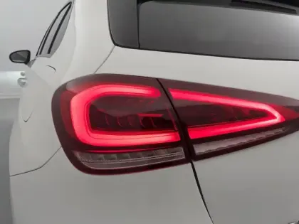 Photo 27 Mercedes Classe A  200 7G-DCT