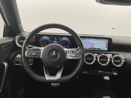 Photo 21 Mercedes Classe A  200 7G-DCT