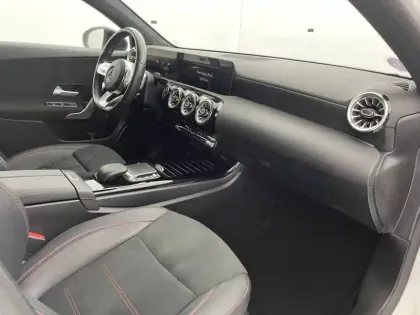 Photo 30 Mercedes Classe A  200 7G-DCT