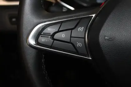 Photo 48 Renault Captur  mild hybrid 140