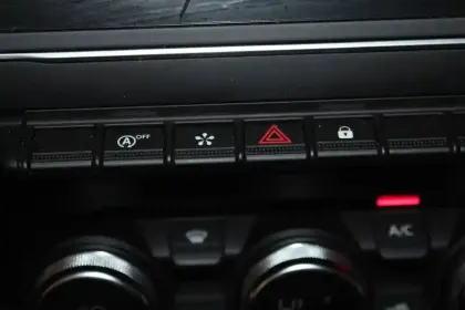 Photo 38 Renault Captur  mild hybrid 140