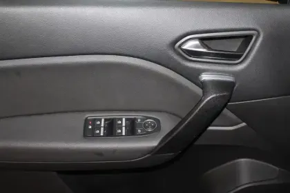 Photo 45 Renault Captur  mild hybrid 140