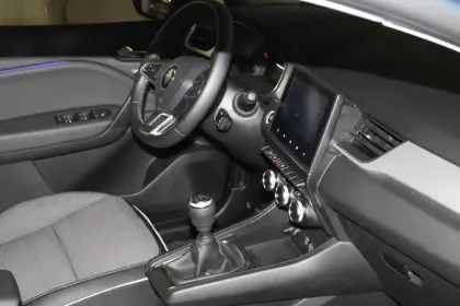 Photo 8 Renault Captur  mild hybrid 140