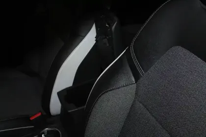 Photo 44 Renault Captur  mild hybrid 140