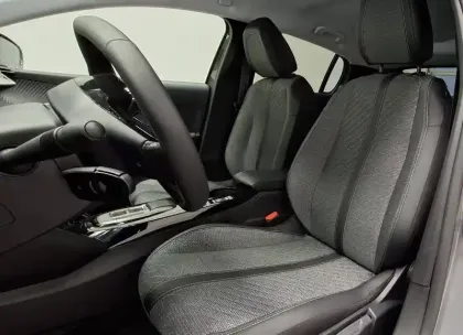 Photo 1 Peugeot 208  Electrique 54 kWh 156ch