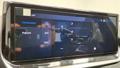 Photo 20 Peugeot 208  Electrique 54 kWh 156ch