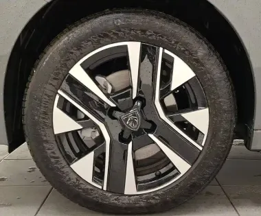 Photo 10 Peugeot 208  Electrique 54 kWh 156ch