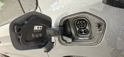 Photo 13 Peugeot 208  Electrique 54 kWh 156ch