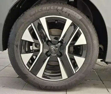 Photo 3 Peugeot 208  Electrique 54 kWh 156ch