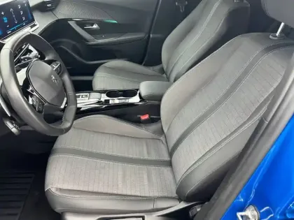 Photo 10 Peugeot 2008  PureTech 130 S&S EAT8