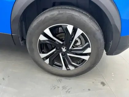 Photo 12 Peugeot 2008  PureTech 130 S&S EAT8