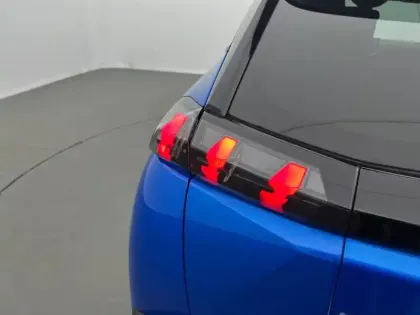 Photo 16 Peugeot 2008  PureTech 130 S&S EAT8