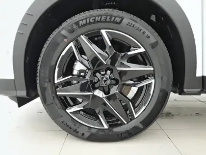 Photo 12 Peugeot 5008  Hybrid 145 e-DCS6