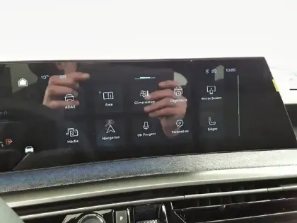 Photo 20 Peugeot 5008  Hybrid 145 e-DCS6