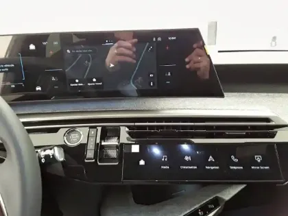 Photo 14 Peugeot 5008  Hybrid 145 e-DCS6