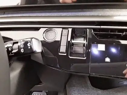 Photo 13 Peugeot 5008  Hybrid 145 e-DCS6