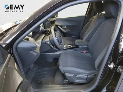 Photo 24 Peugeot 2008  Electrique 50 kWh 136 ch