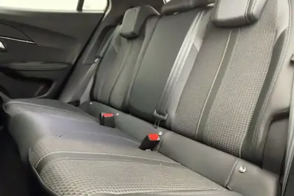 Photo 13 Peugeot 2008  PureTech 130 S&S BVM6