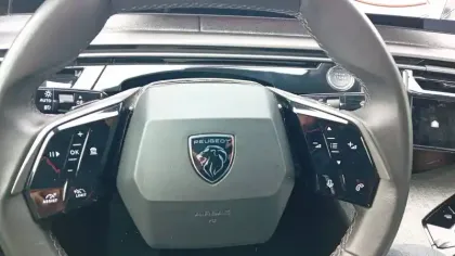 Photo 15 Peugeot 3008  Hybrid 136 e-DCS6