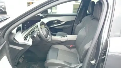 Photo 8 Peugeot 3008  Hybrid 136 e-DCS6