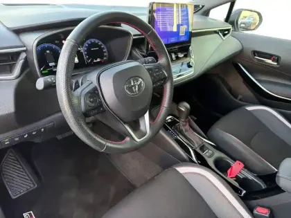 Photo 14 Toyota Corolla  Hybride 196ch