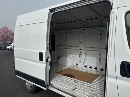 Photo 26 Peugeot Boxer  TOLE 3.3 T L2H2 BLUEHDI 140 S&S BVM6