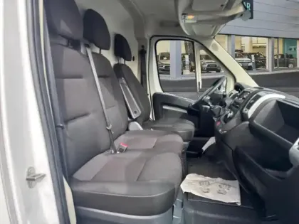 Photo 8 Peugeot Boxer  TOLE 3.3 T L2H2 BLUEHDI 140 S&S BVM6