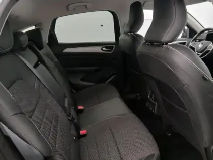 Photo 14 Renault Arkana E-Tech 145 - 21B Intens