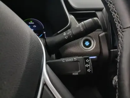 Photo 26 Renault Arkana E-Tech 145 - 21B Intens