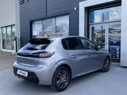 Photo 2 Peugeot 208 II PureTech 100 S&amp;S Style