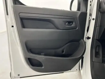 Photo 9 Peugeot Expert Fg VUL M 2.0 BlueHDi 145ch Pack Asphalt 3 Places