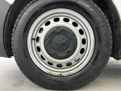 Photo 19 Peugeot Expert Fg VUL M 2.0 BlueHDi 145ch Pack Asphalt 3 Places