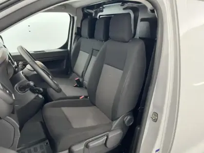 Photo 10 Peugeot Expert Fg VUL M 2.0 BlueHDi 145ch Pack Asphalt 3 Places