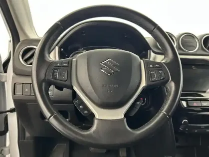 Photo 14 Suzuki Vitara 1.5 Dualjet Hybrid 115ch Privilège Auto Allgrip