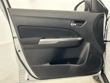 Photo 11 Suzuki Vitara 1.5 Dualjet Hybrid 115ch Privilège Auto Allgrip