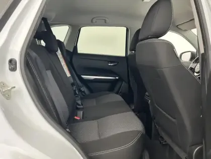 Photo 23 Suzuki Vitara 1.5 Dualjet Hybrid 115ch Privilège Auto Allgrip