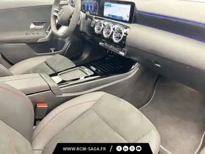 Photo 15 Mercedes Classe A 200 d AMG Line