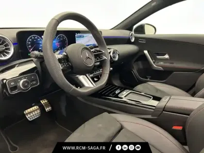 Photo 12 Mercedes Classe A 200 d AMG Line