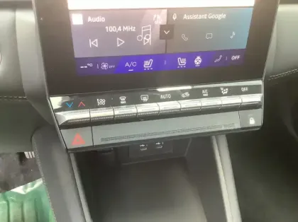 Photo 15 Renault Symbioz Nouveau E-Tech full hybrid 145 Iconic