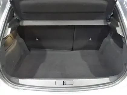 Photo 8 Peugeot 208  e- 136ch Style