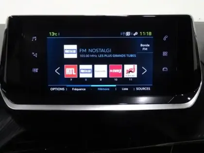 Photo 13 Peugeot 208  e- 136ch Style